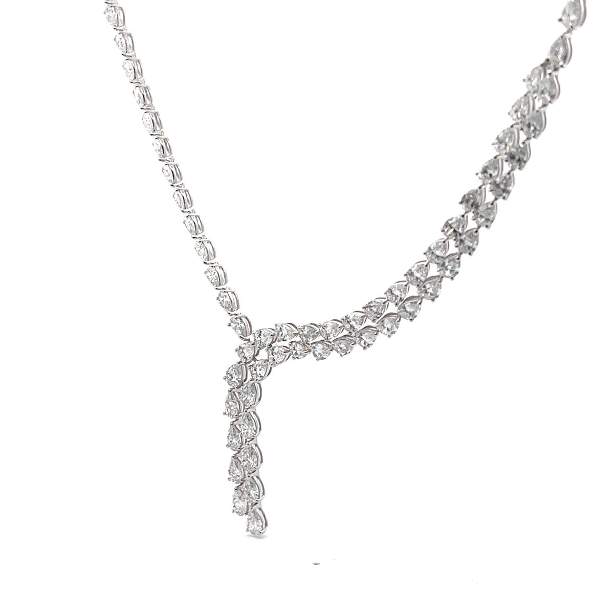The Comète Pear Diamond Necklace