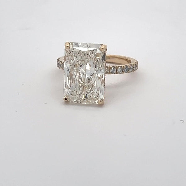 The Florence Radiant Hidden-Halo Ring