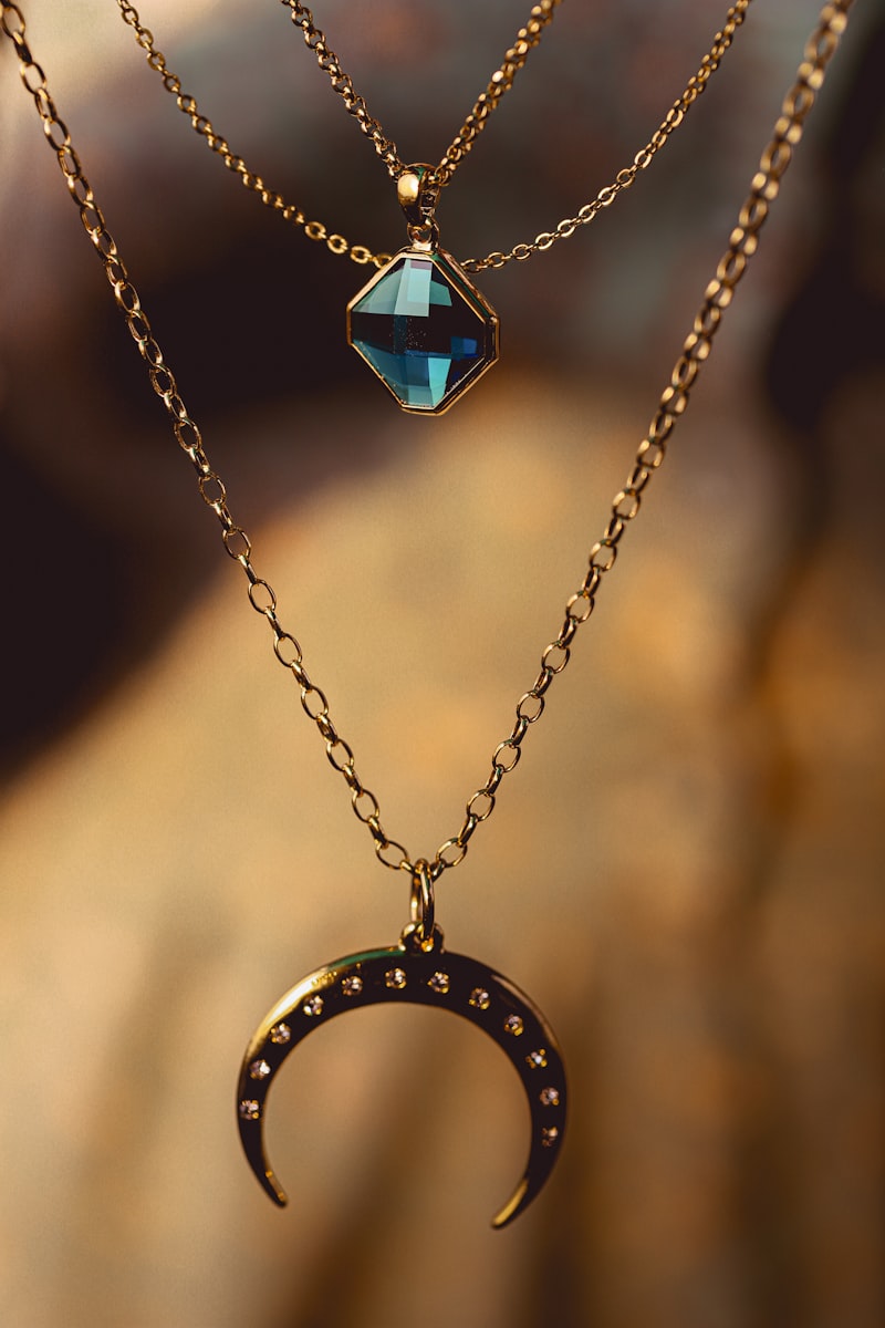 18K Gold Diamond Earring - Atelier Diamante