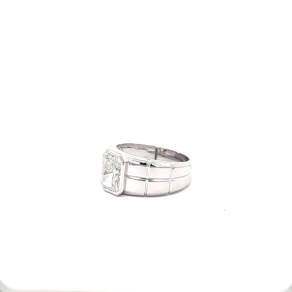 The Armand Radiant Bezel Signet Band