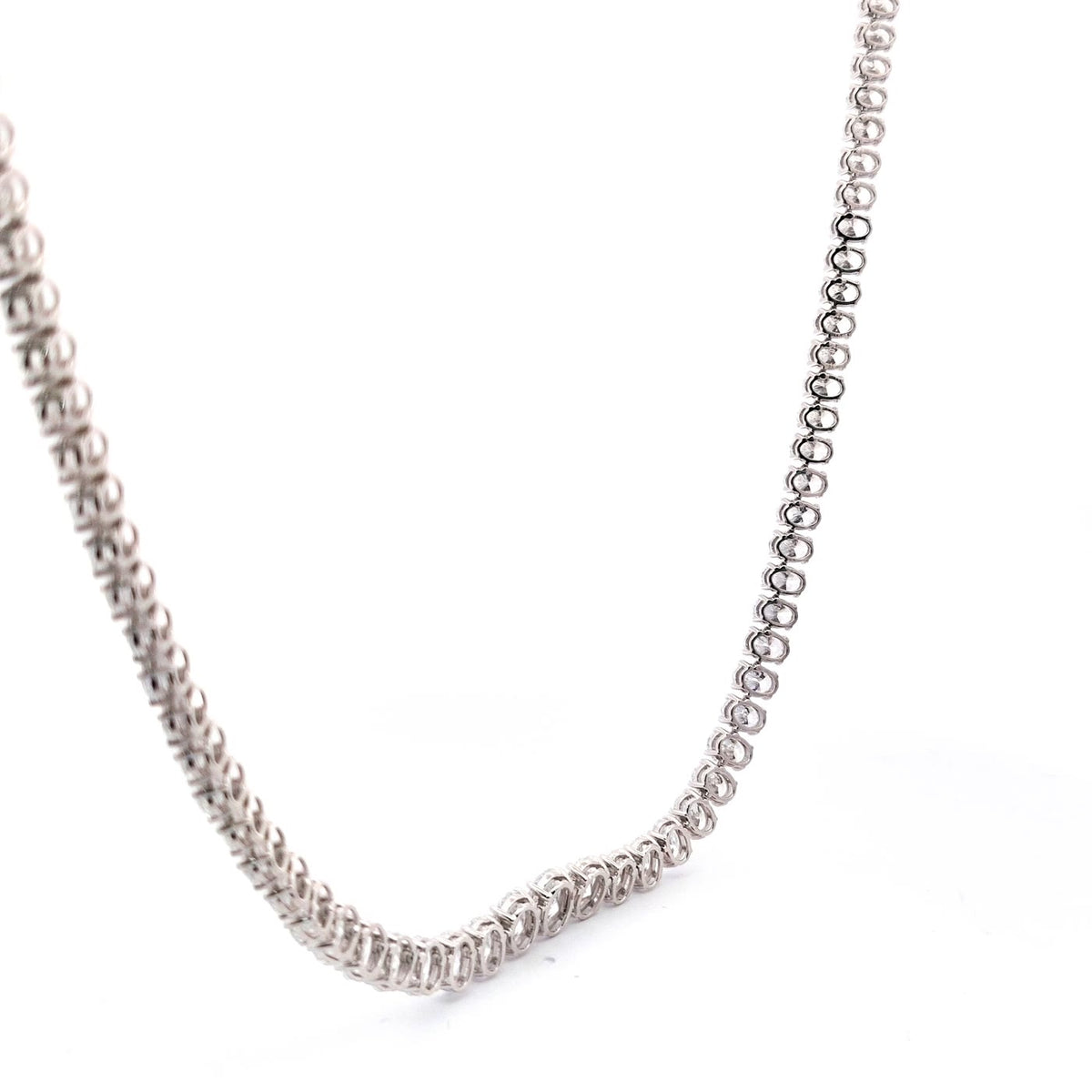 The Lumière Graduated Oval Diamond Necklace