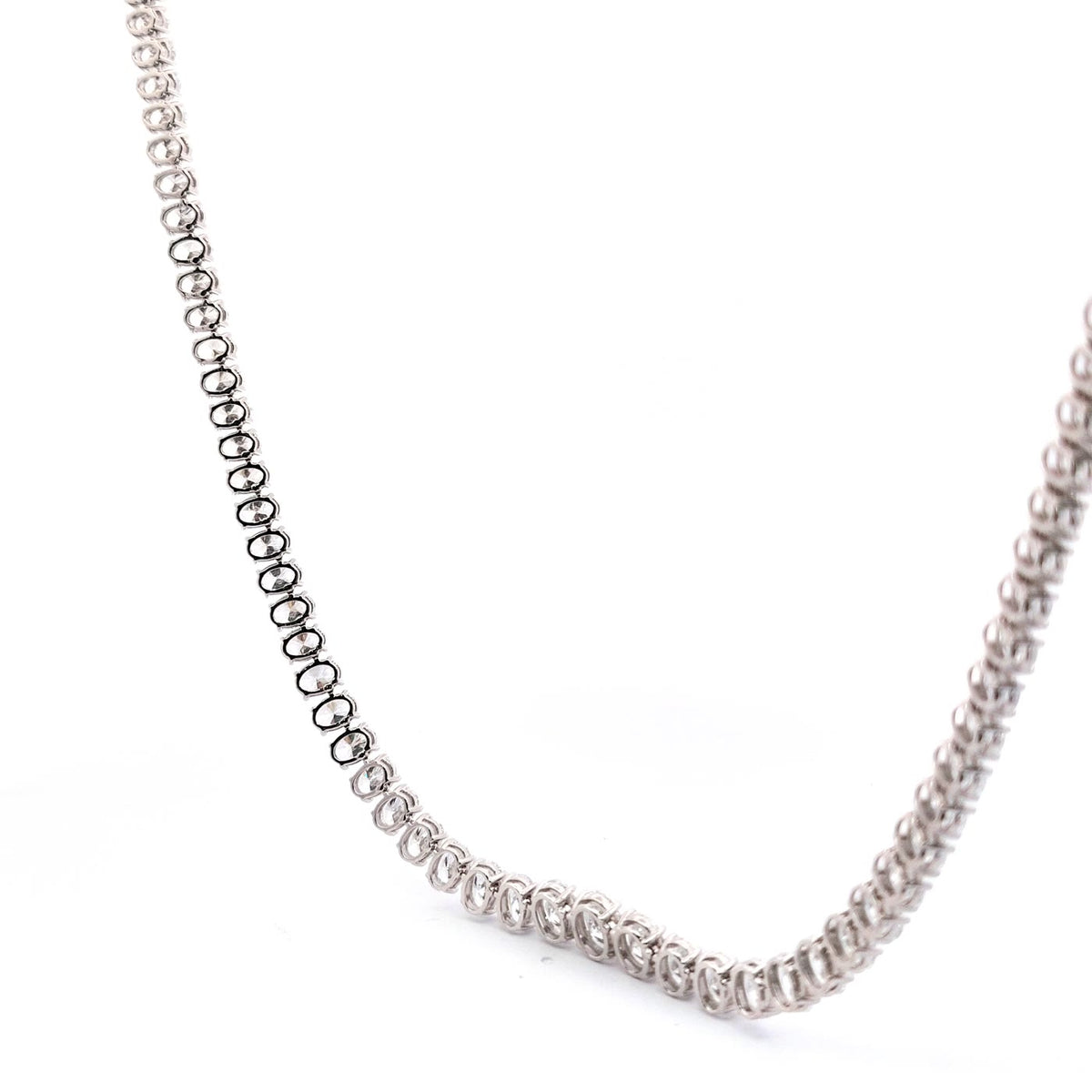 The Lumière Graduated Oval Diamond Necklace
