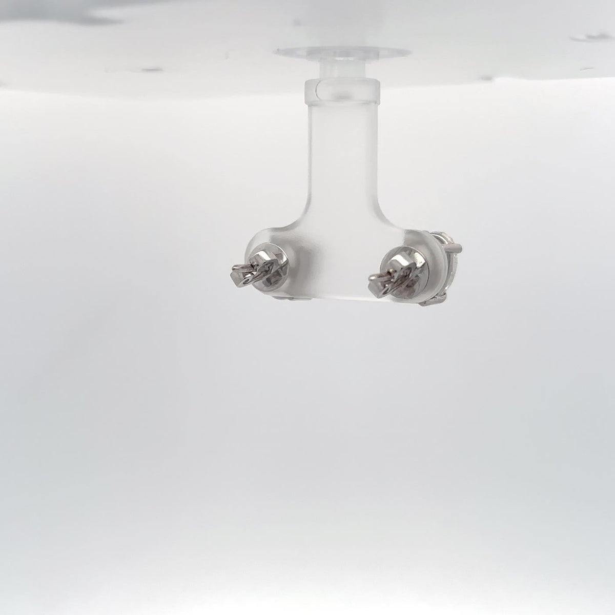The Hélène Oval Diamond Studs