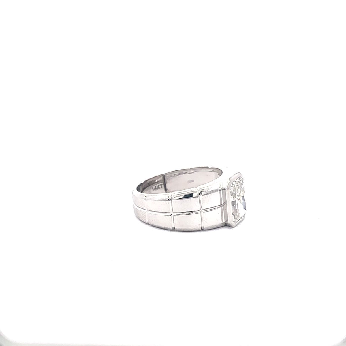 The Armand Radiant Bezel Signet Band