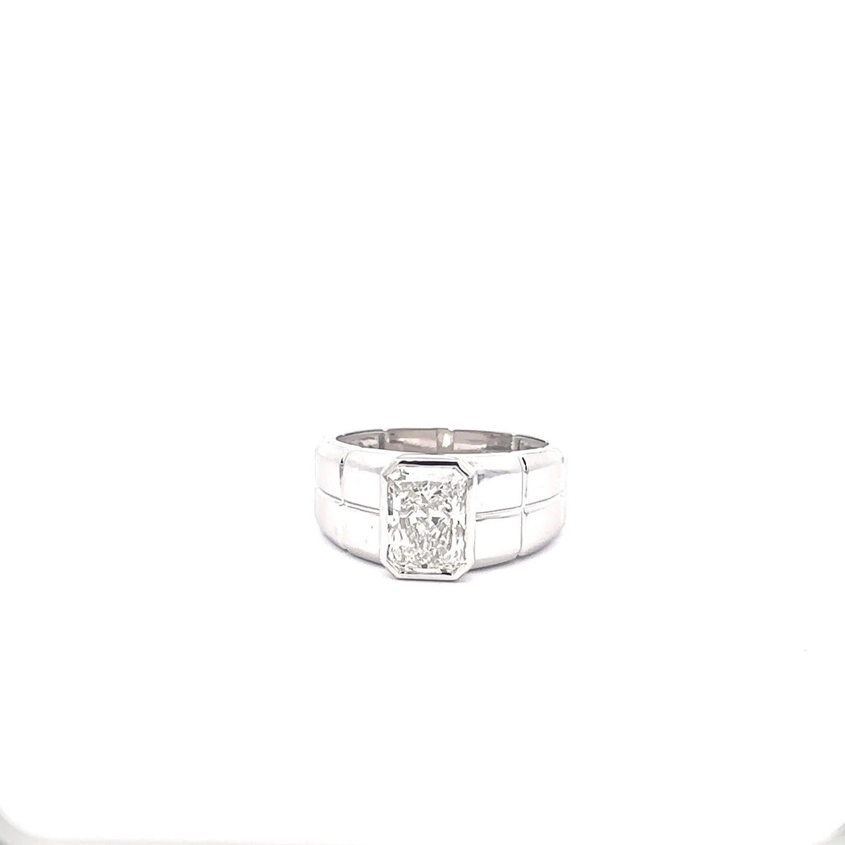 The Armand Radiant Bezel Signet Band
